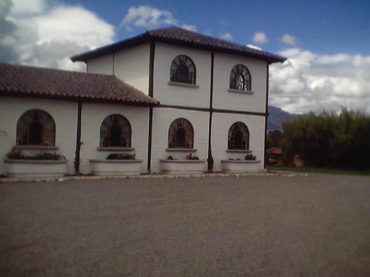 Hosteria Hacienda Pueblo Viejo Atuntaqui Exterior photo